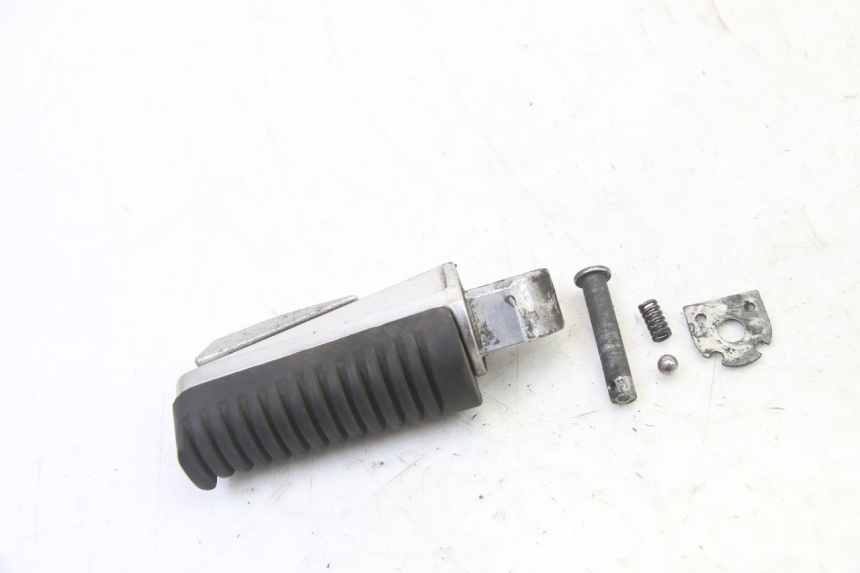 photo de CALE PIED ARRIERE DROIT YAMAHA XJ6 ABS 600 (2008 - 2016)