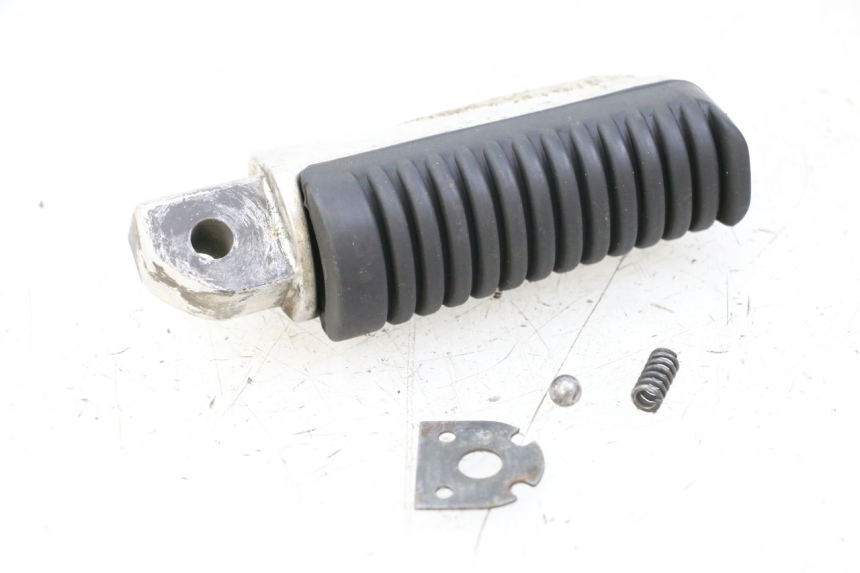 photo de CALE PIED ARRIERE DROIT YAMAHA XJ6 ABS 600 (2008 - 2016)