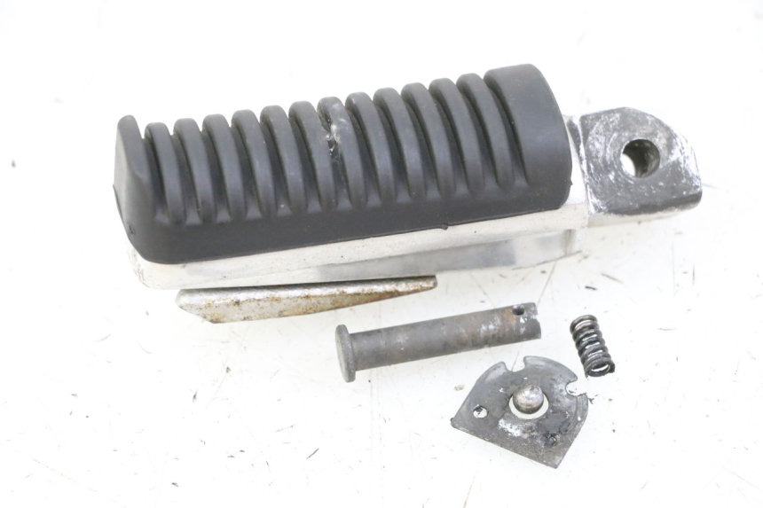 photo de CALE PIED ARRIERE DROIT YAMAHA XJ6 ABS 600 (2008 - 2016)