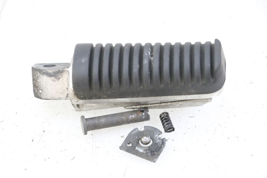 photo de CALE PIED ARRIERE DROIT YAMAHA XJ6 ABS 600 (2008 - 2016)