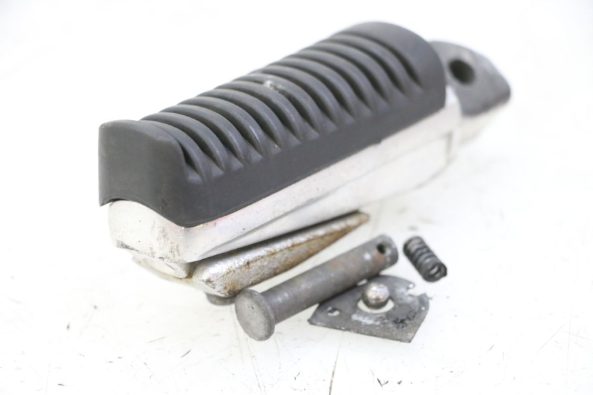 photo de CALE PIED ARRIERE DROIT YAMAHA XJ6 ABS 600 (2008 - 2016)