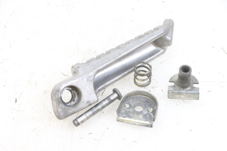 photo de CALE PIED ARRIERE DROIT KAWASAKI ZR 7 750 (1999 - 2001) - Zoom état d’usage
