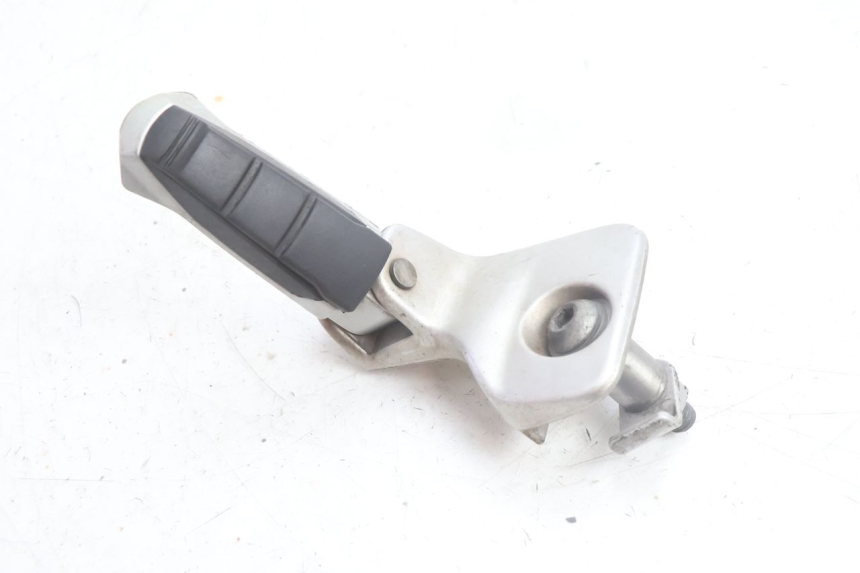 photo de CALE PIED ARRIERE GAUCHE BMW C1 125 (2000 - 2003) - Détail de la pièce