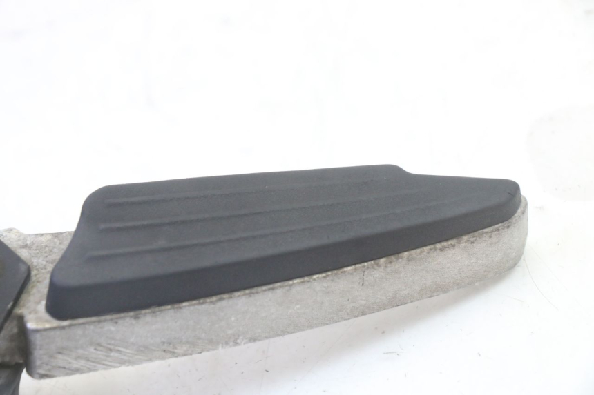 photo de CALE PIED ARRIERE GAUCHE PEUGEOT CITYSTAR 50 (2013 - 2017)