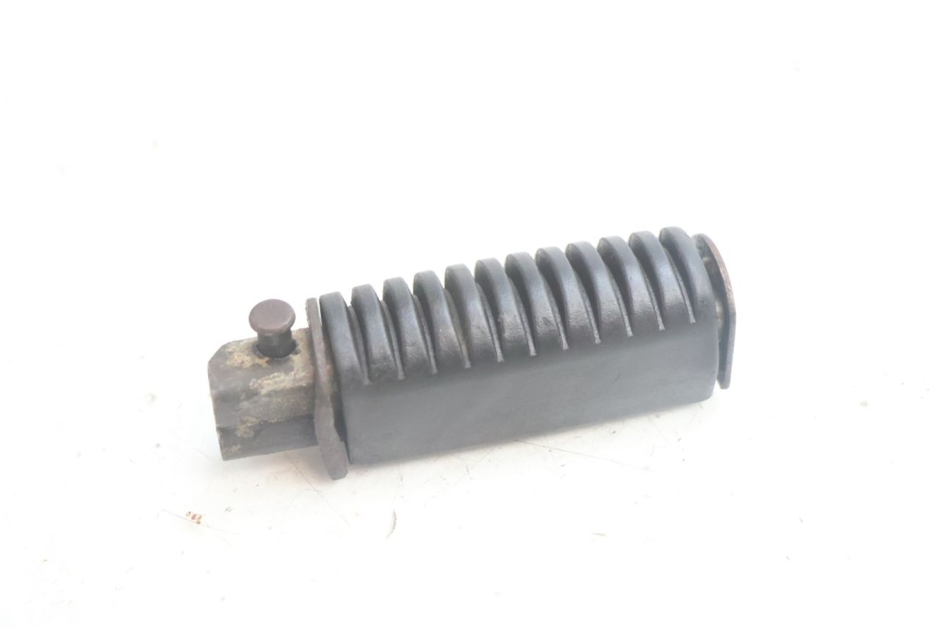 photo de CALE PIED ARRIERE GAUCHE SUZUKI DR S 600 (1985 - 1989) - Zoom état d’usage