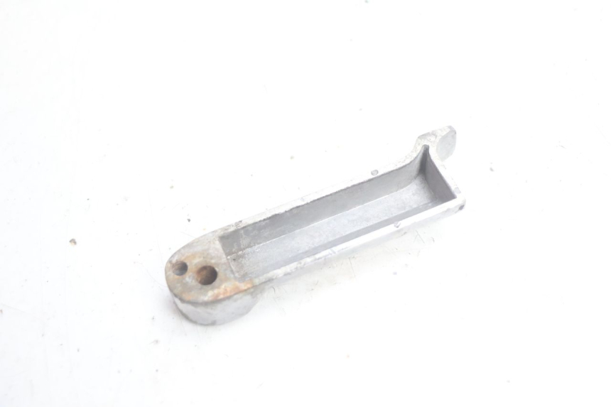 photo de CALE PIED ARRIERE GAUCHE CF MOTO E-CHARM 125 (2005 - 2008) - Autre angle de vue