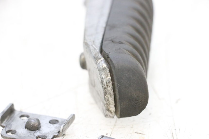 photo de CALE PIED ARRIERE GAUCHE KAWASAKI ER-6 ER6 F ABS 650 (2012 - 2016) - Détail de la pièce
