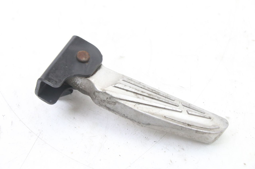 photo de CALE PIED ARRIERE GAUCHE SYM FIDDLE 3 III 125 (2014 - 2020) - Vue principale