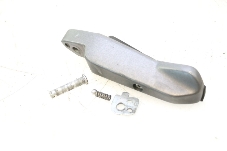 photo de CALE PIED ARRIERE GAUCHE HONDA FJS SILVER WING SILVERWING 400 (2005 - 2008) - Autre angle de vue