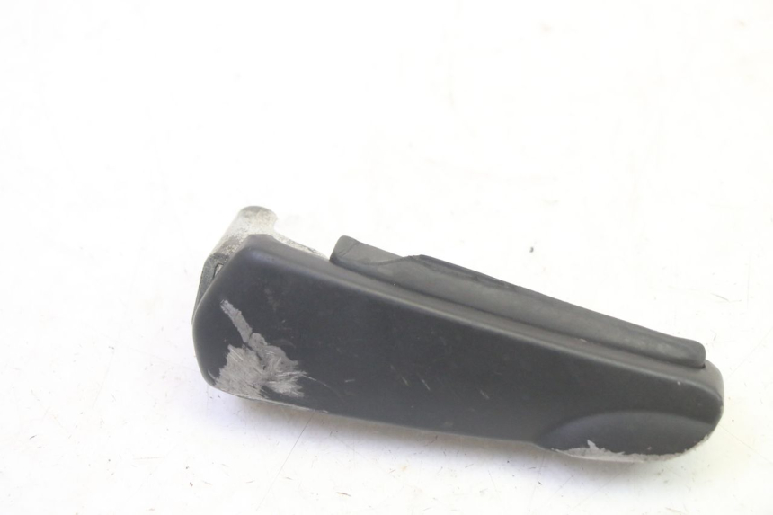 photo de CALE PIED ARRIERE GAUCHE PIAGGIO FLY 4T 50 (2013 - 2017) - Gros plan technique