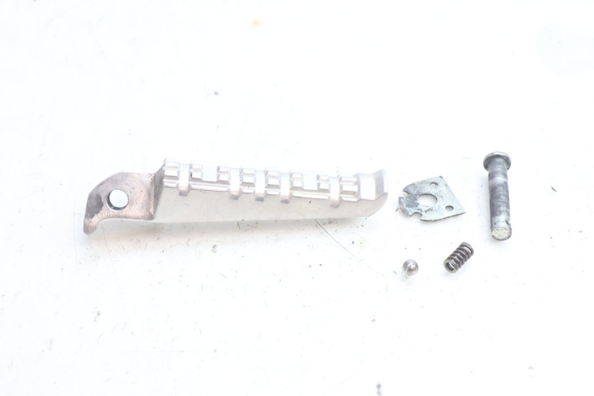 photo de CALE PIED ARRIERE GAUCHE YAMAHA FZ8 800 (2010 - 2016) - Zoom état d’usage
