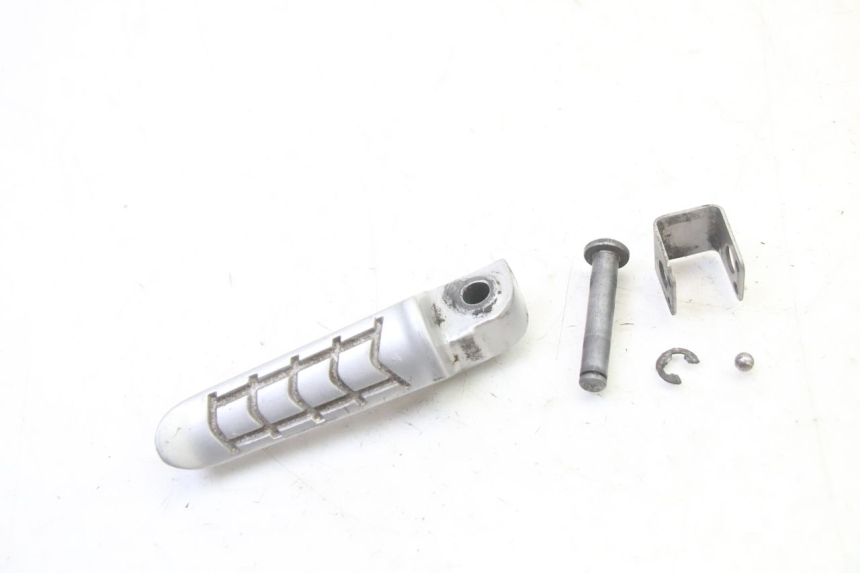 photo de CALE PIED ARRIERE GAUCHE BMW G310 R 310 (2016 - 2020)