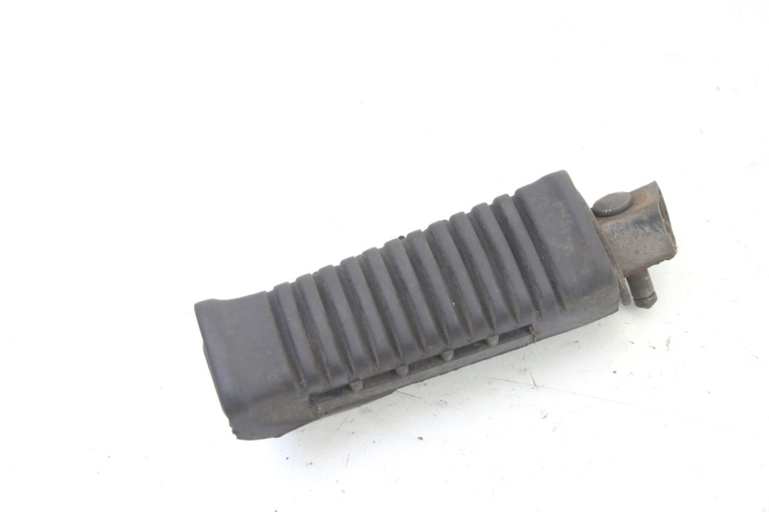photo de CALE PIED ARRIERE GAUCHE SUZUKI GS GSE 500 (2001 - 2003)