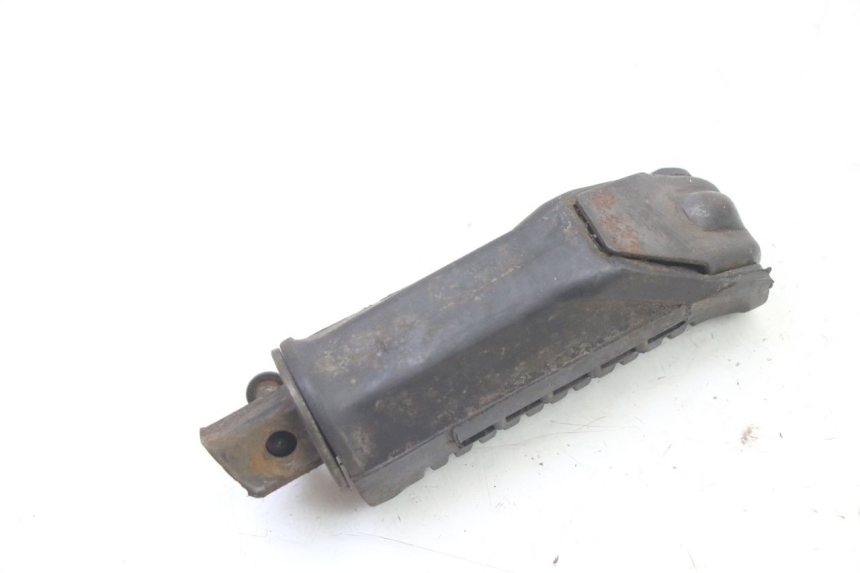photo de CALE PIED ARRIERE GAUCHE SUZUKI GS GSE 500 (2001 - 2003)