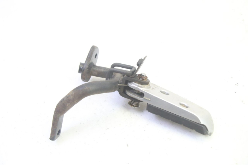 photo de CALE PIED ARRIERE GAUCHE SYM GTS EVO 125 (2009 - 2013) - Vue d’ensemble