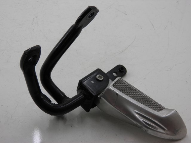 photo de CALE PIED ARRIERE GAUCHE HONDA NHX LEAD 110 (2008 - 2010)