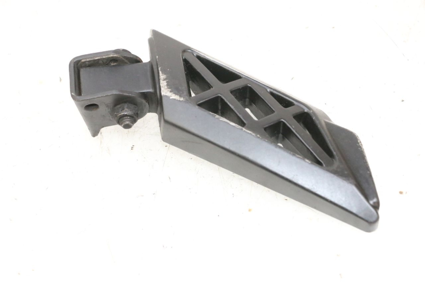 photo de CALE PIED ARRIERE GAUCHE PEUGEOT KISBEE 4T 50 (2018 - 2022) - Autre angle de vue