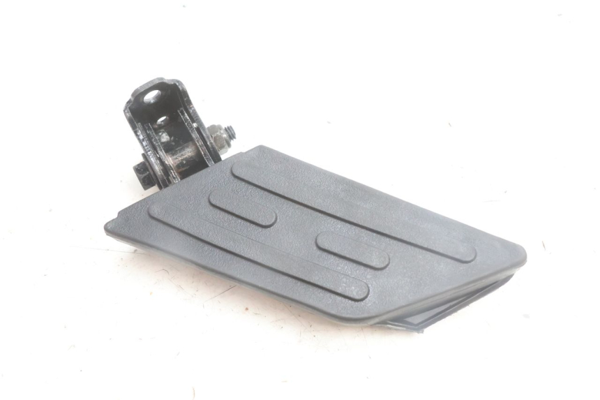 photo de CALE PIED ARRIERE GAUCHE PEUGEOT KISBEE 4T 50 (2010 - 2017) - Vue principale