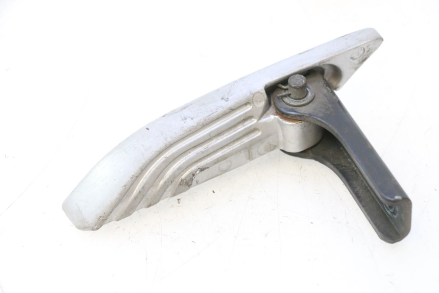 photo de CALE PIED ARRIERE GAUCHE PIAGGIO LIBERTY IGET 4T 50 (2015 - 2020) - Vue principale
