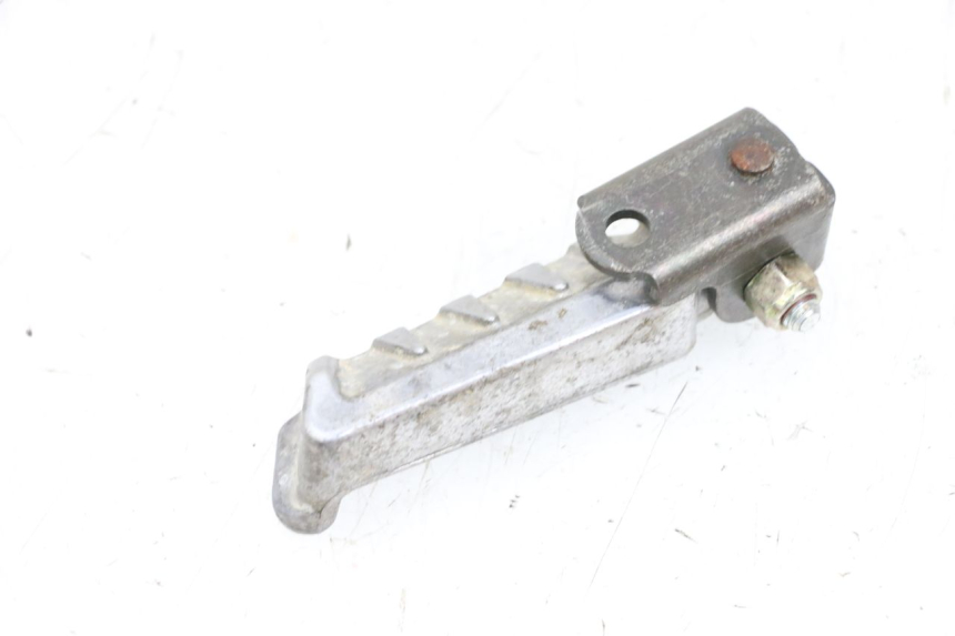 photo de CALE PIED ARRIERE GAUCHE PEUGEOT LUDIX 50 (2005 - 2007) - Gros plan technique