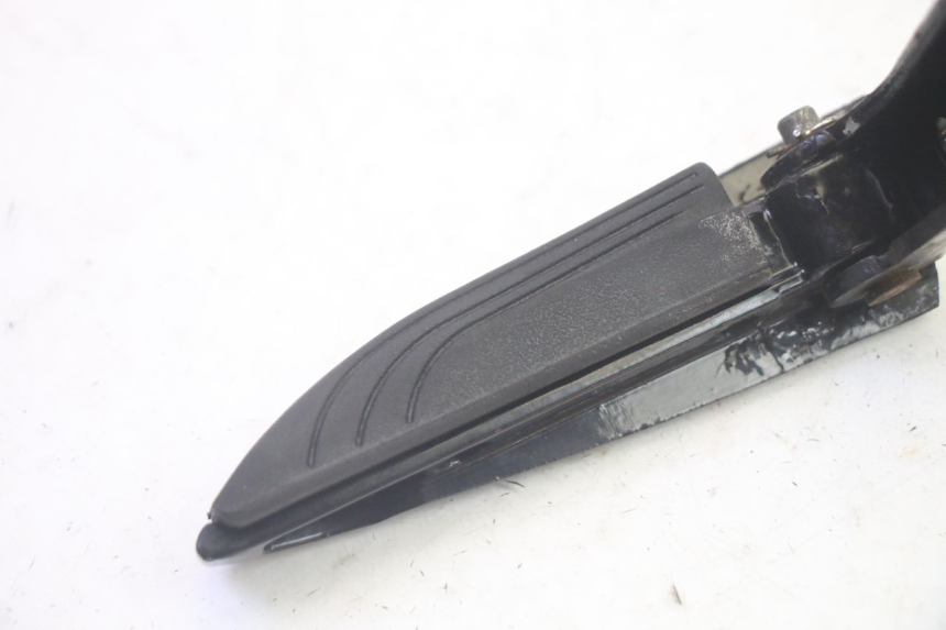 photo de CALE PIED ARRIERE GAUCHE PIAGGIO MP3 HPE 350 (2018 - 2020) - Détail de la pièce