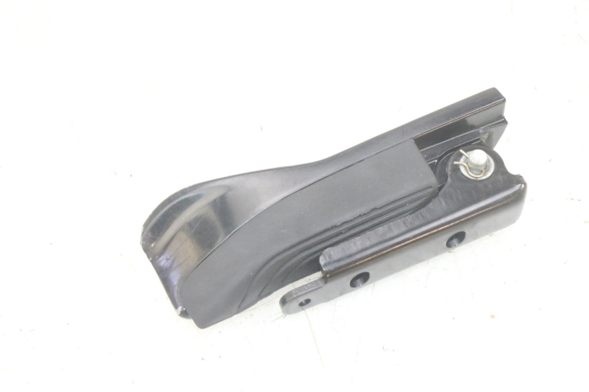 photo de CALE PIED ARRIERE GAUCHE PIAGGIO MP3 HPE 300 (2019 - 2026) - Gros plan technique