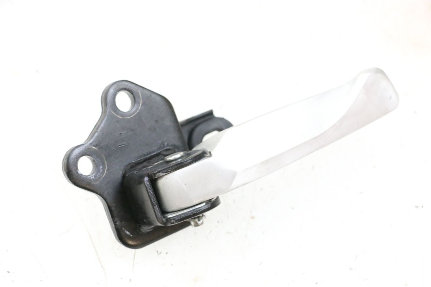 photo de CALE PIED ARRIERE GAUCHE YAMAHA NEO'S CORE 1 (2022 - 2026) - Détail de la pièce