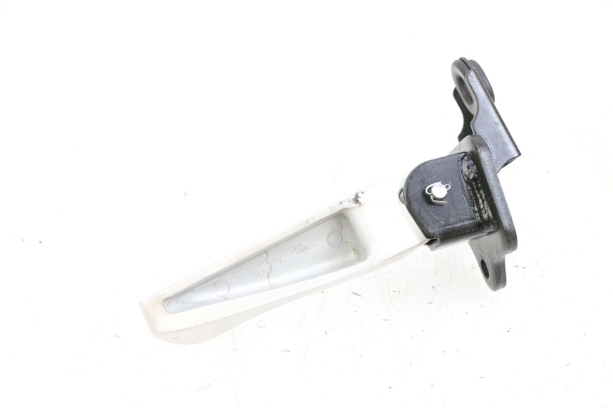 photo de CALE PIED ARRIERE GAUCHE YAMAHA NEO'S CORE 1 (2022 - 2026) - Autre angle de vue