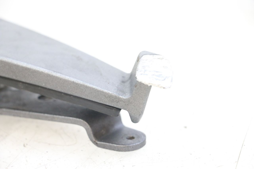 photo de CALE PIED ARRIERE GAUCHE PEUGEOT GEOPOLIS RS 125 (2007 - 2009)