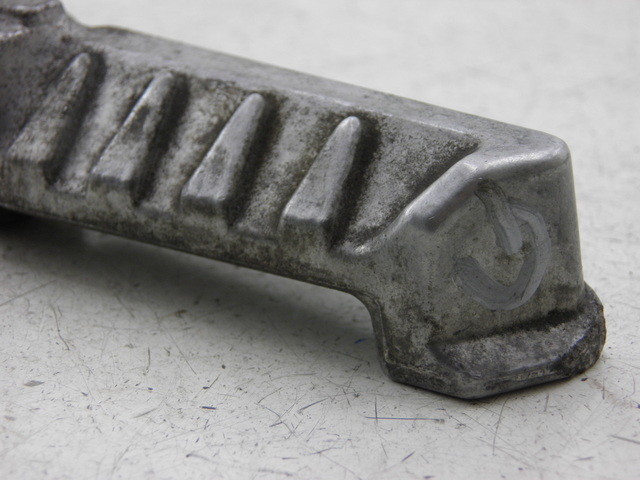 photo de CALE PIED ARRIERE GAUCHE PEUGEOT LUDIX 50 (2005 - 2007)