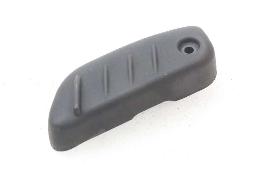 photo de CALE PIED ARRIERE GAUCHE PIAGGIO BEVERLY 125 (1998 - 2005)