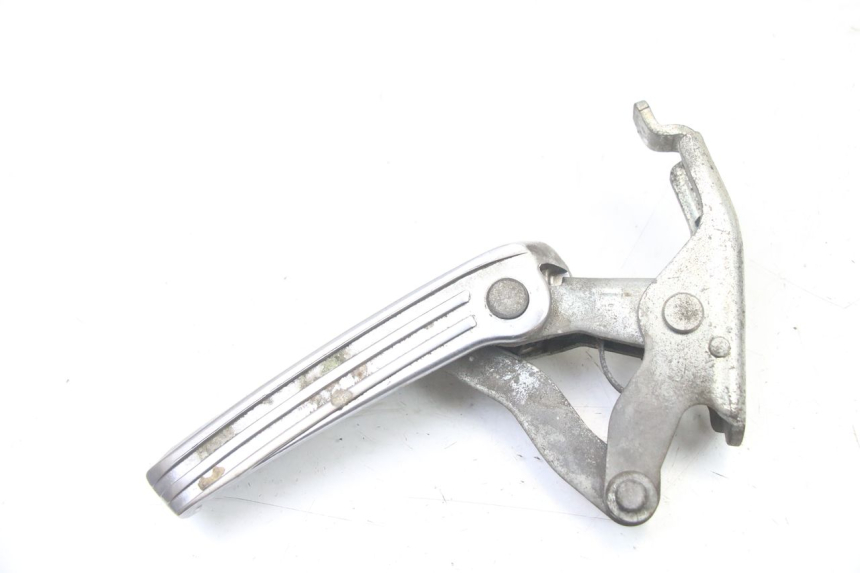 photo de CALE PIED ARRIERE GAUCHE PIAGGIO VESPA GRANTURISMO 125 (2003 - 2007)
