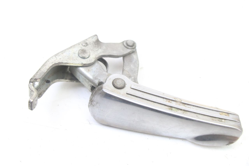 photo de CALE PIED ARRIERE GAUCHE PIAGGIO VESPA GRANTURISMO 125 (2003 - 2007)