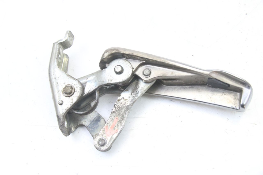 photo de CALE PIED ARRIERE GAUCHE PIAGGIO VESPA GRANTURISMO 125 (2003 - 2007)