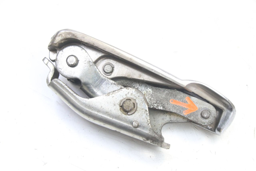 photo de CALE PIED ARRIERE GAUCHE PIAGGIO VESPA GRANTURISMO 125 (2003 - 2007)