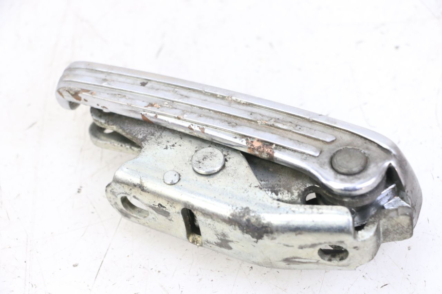 photo de CALE PIED ARRIERE GAUCHE PIAGGIO VESPA GRANTURISMO 200 (2004 - 2005)