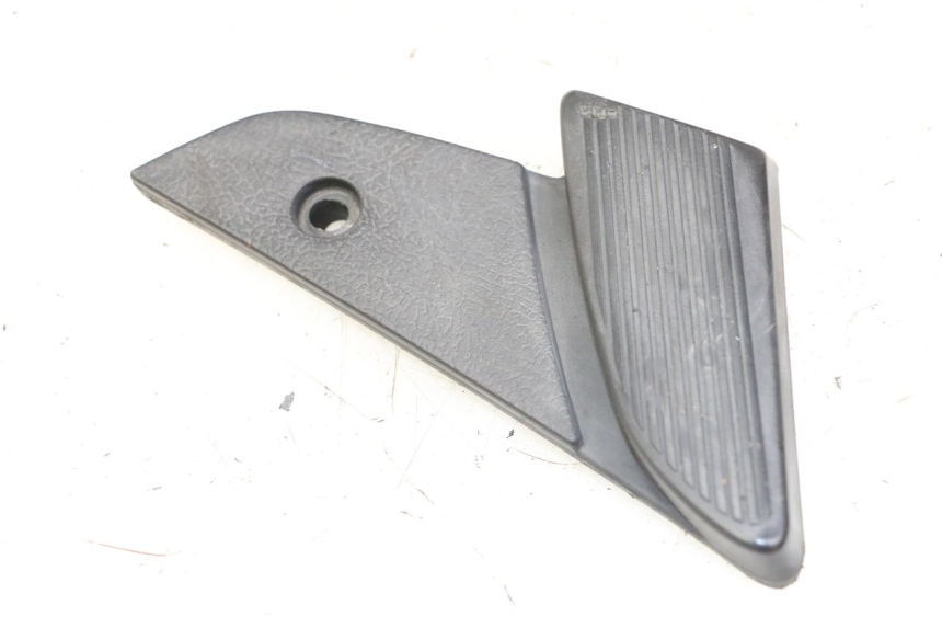 photo de CALE PIED ARRIERE GAUCHE PIAGGIO VESPA LX IE 125 (2010 - 2012)