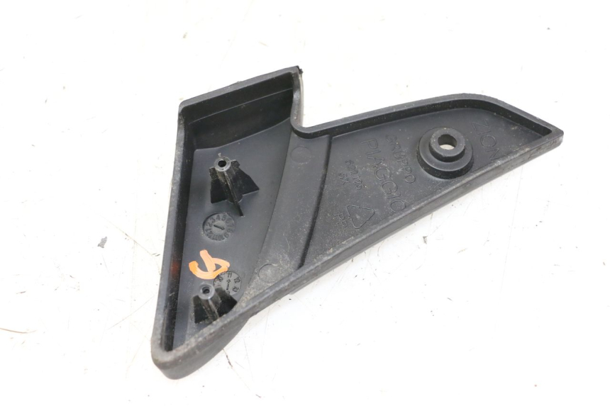 photo de CALE PIED ARRIERE GAUCHE PIAGGIO VESPA LX IE 125 (2010 - 2012)