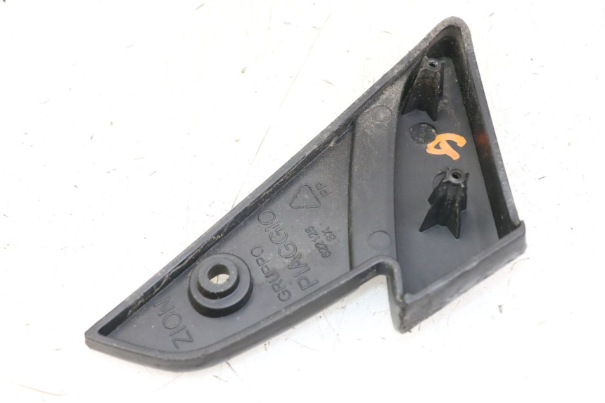 photo de CALE PIED ARRIERE GAUCHE PIAGGIO VESPA LX IE 125 (2010 - 2012)