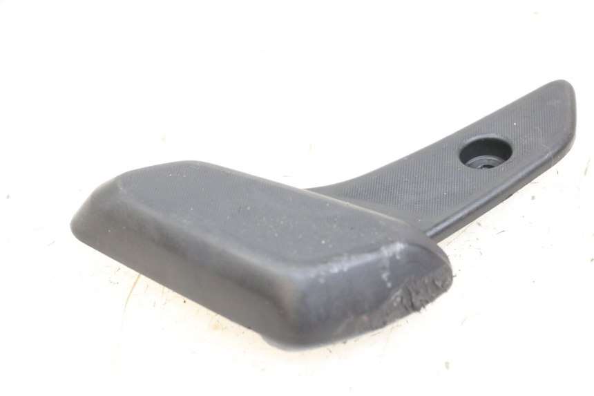 photo de CALE PIED ARRIERE GAUCHE PIAGGIO VESPA PRIMAVERA 4T 50 (2021 - 2024)