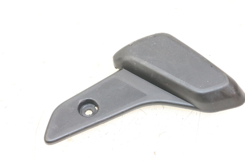 photo de CALE PIED ARRIERE GAUCHE PIAGGIO VESPA PRIMAVERA 4T 50 (2021 - 2024)