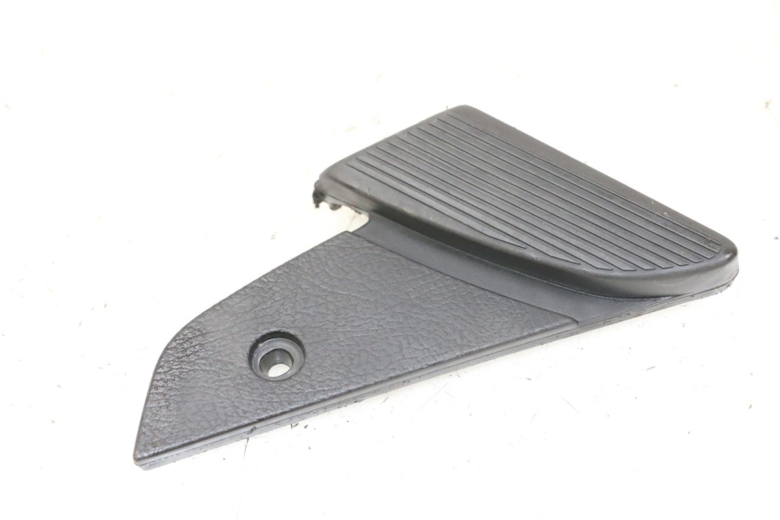 photo de CALE PIED ARRIERE GAUCHE PIAGGIO VESPA S 2T 50 (2007 - 2014)
