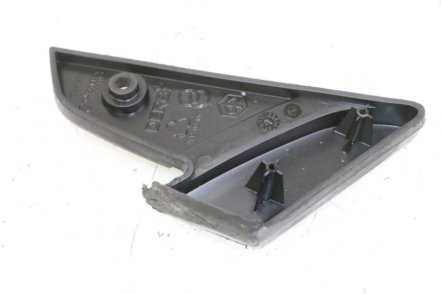 photo de CALE PIED ARRIERE GAUCHE PIAGGIO VESPA S 2T 50 (2007 - 2014)