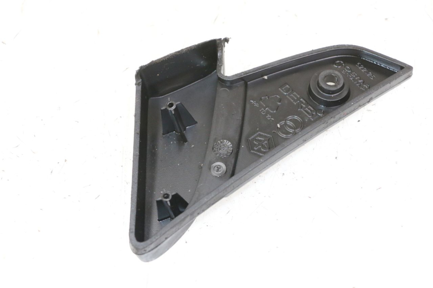 photo de CALE PIED ARRIERE GAUCHE PIAGGIO VESPA S 2T 50 (2007 - 2014)