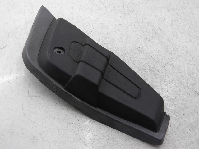 photo de CALE PIED ARRIERE GAUCHE PIAGGIO X9 EVOLUTION 500 (2003 - 2005)