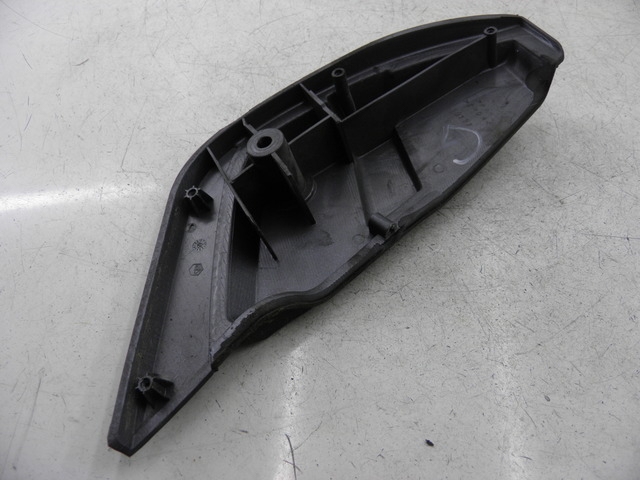 photo de CALE PIED ARRIERE GAUCHE PIAGGIO X9 EVOLUTION 500 (2003 - 2005)