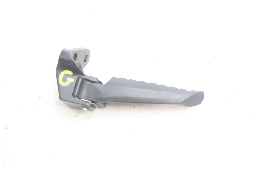 photo de CALE PIED ARRIERE GAUCHE JM MOTORS R-MAX TECH 50 (2024 - 2026) - Zoom état d’usage