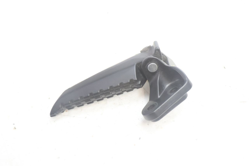 photo de CALE PIED ARRIERE GAUCHE JM MOTORS R-MAX TECH 50 (2024 - 2026) - Autre angle de vue