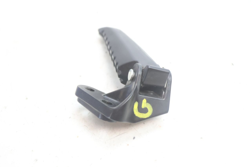photo de CALE PIED ARRIERE GAUCHE JM MOTORS R-MAX TECH 50 (2024 - 2026) - État de surface