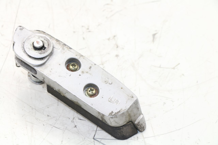 photo de CALE PIED ARRIERE GAUCHE DAELIM S3 125 (2010 - 2017)